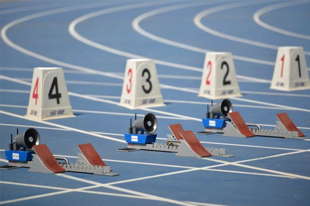 包含荷兰劲旅奋勇拼搏,取得惊险胜利的词条 包含荷兰劲旅奋勇拼搏,取得惊险胜利的词条