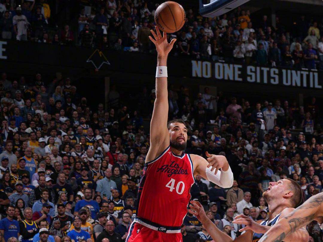 包含快船客场不敌国王,莱昂纳德表现低迷导致失分的词条 包含快船客场不敌国王,莱昂纳德表现低迷导致失分的词条