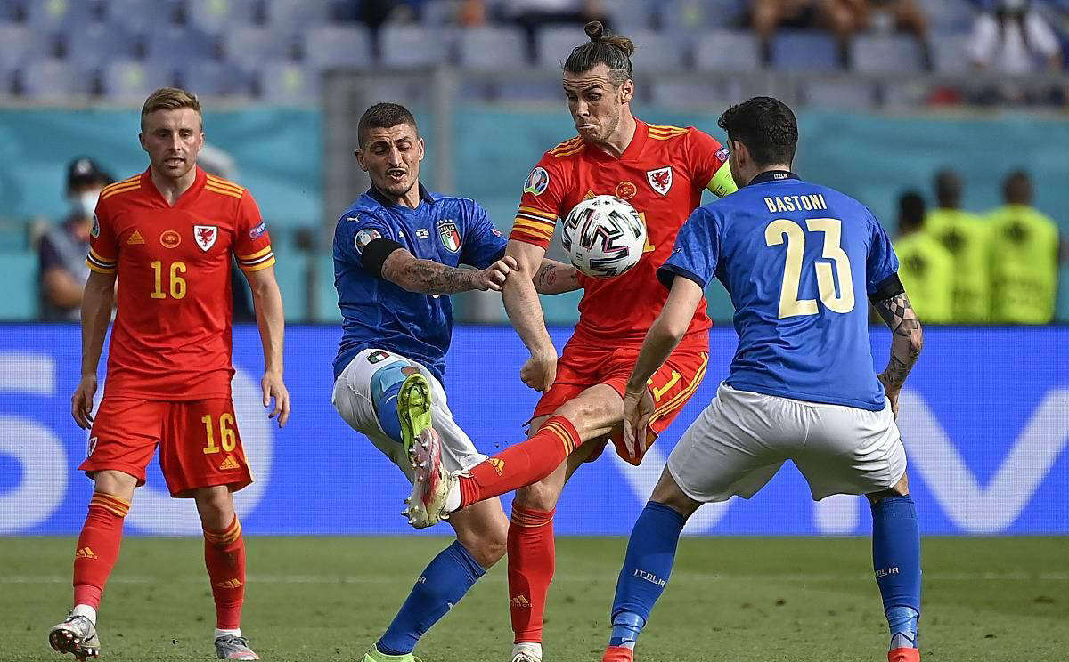 汉堡中场连续助攻,成为进攻火力 汉堡中场连续助攻,成为进攻火力