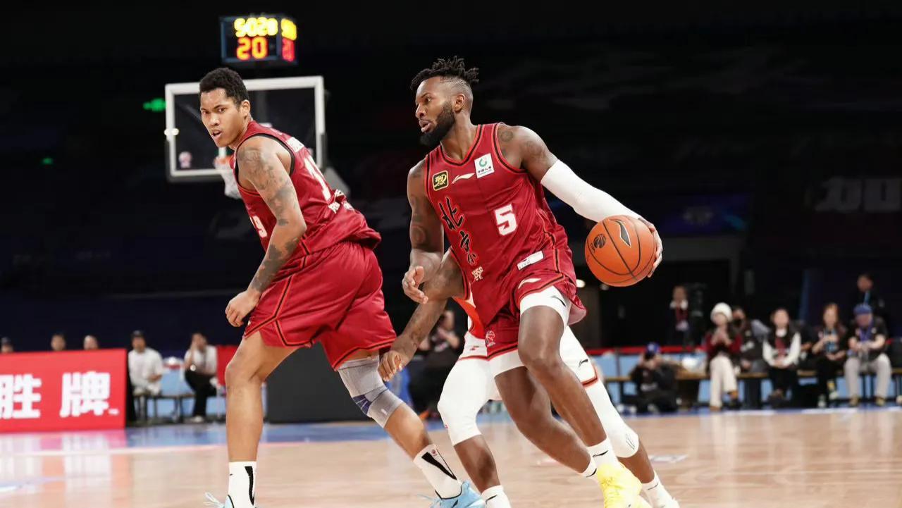 北京队绝杀福建队，易建联扛起全队