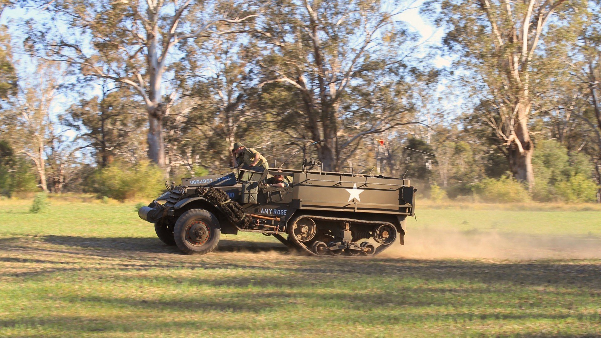 年度焦点之战，爱德华兹用铁血王冠，加冕硬仗之王的黑暗荣耀